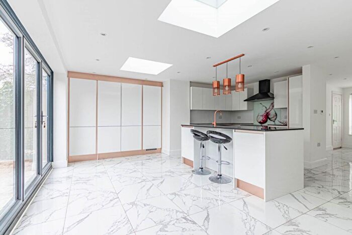 4 Bedroom Terraced House To Rent In Fantastic Family Home, HP2