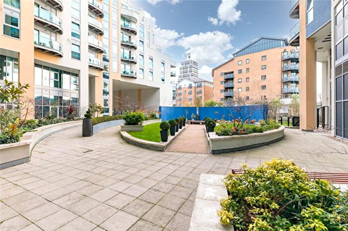 1 Bedroom Flat To Rent In Vicentia Court, Battersea, SW11