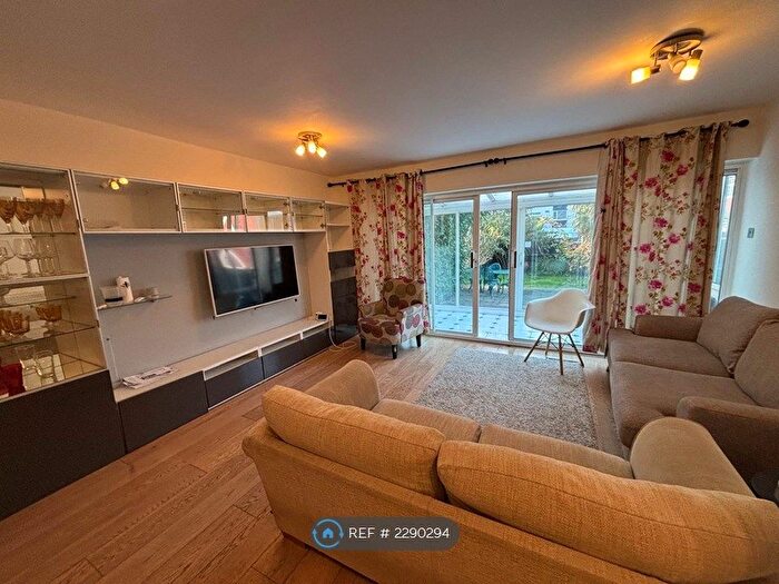 3 Bedroom End Of Terrace House To Rent In Rodway Road, Bromley, BR1