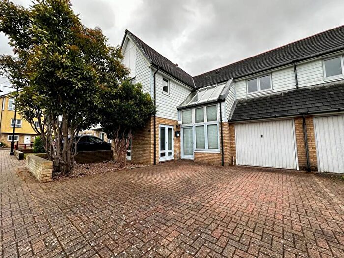 4 Bedroom Terraced House For Sale In Dunlin Drive, St. Marys Island, Chatham, Kent, ME4
