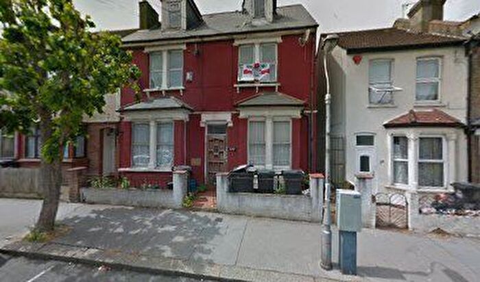 2 Bedroom Flat To Rent In Lebanon Road, Croydon, CR0