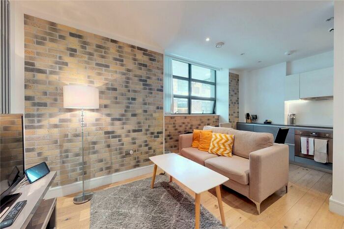 Flat To Rent In Carlow House, NW1