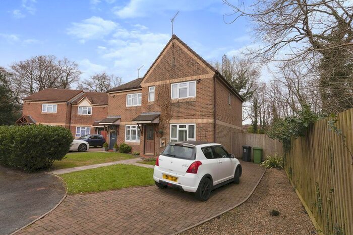 3 Bedroom Semi-Detached House To Rent In Huntington Drive, Pontprennau, Cardiff, CF23