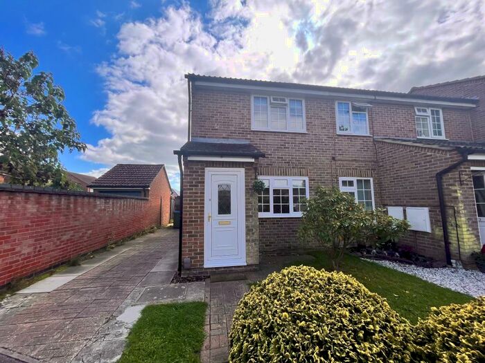 2 Bedroom House To Rent In Mayridge, Locks Heath, PO14