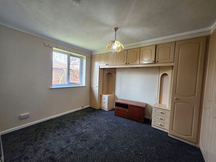 2 Bedroom Flat To Rent In Pittman Gardens, Ilford, IG1