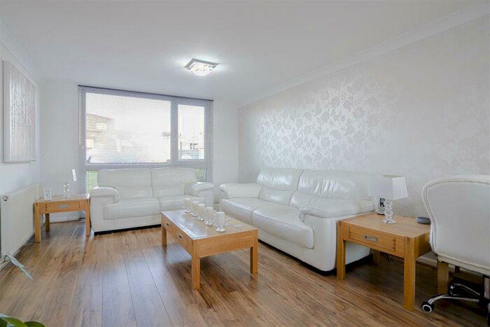 3 Bedroom End Of Terrace House To Rent In Thwaites Road, Oswaldtwistle, Accrington, BB5