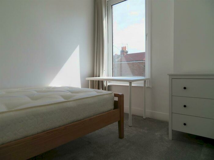 4 Bedroom House To Rent In Jessie Road, Southsea, PO4