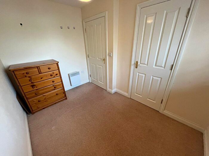 2 Bedroom Apartment To Rent In Bramley Court, Dunstable, LU5