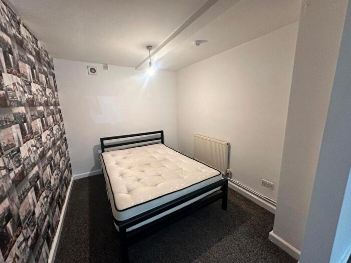 1 Bedroom Flat To Rent In Corporation Oaks, Flat A, NG3