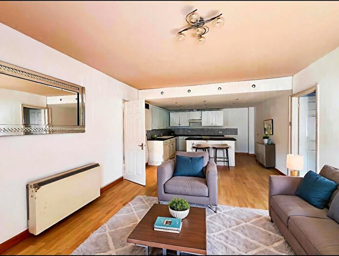 2 Bedroom Flat To Rent In Ground Floor Bedroom Flat, Express House, Howsell Road, WR14
