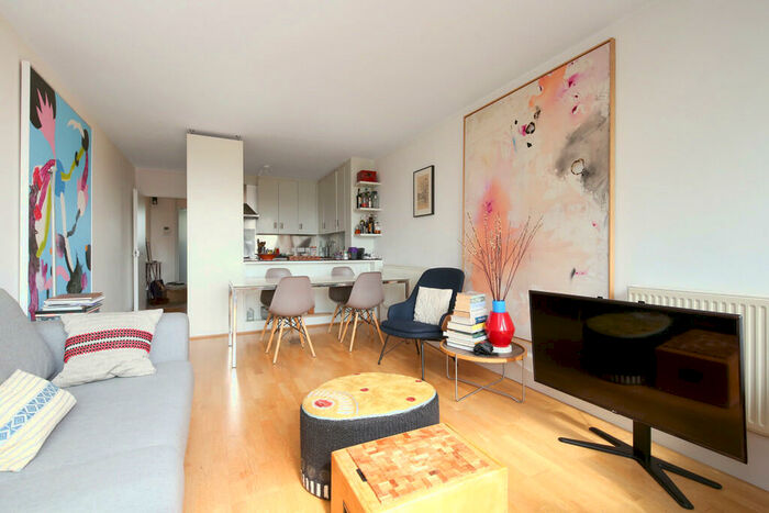 2 Bedroom Apartment To Rent In East Bank, London, N16