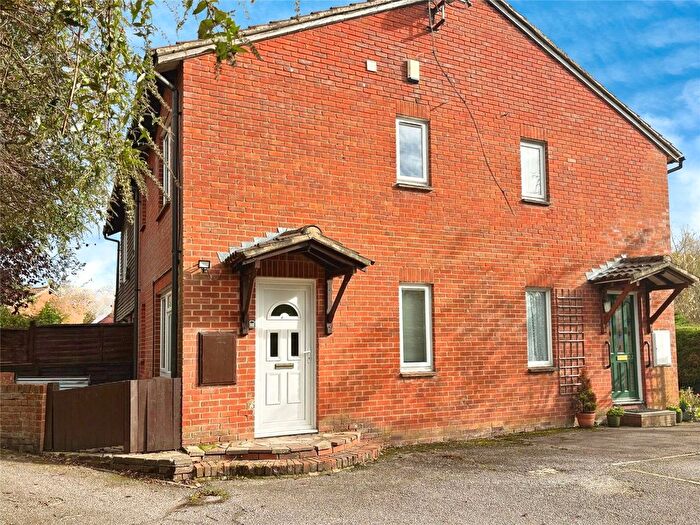 1 Bedroom End Terrace House For Sale In Rushmoor Gardens, Calcot, Reading, RG31