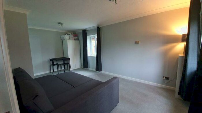 Studio To Rent In Studio Apartment, Swan Drive, NW9