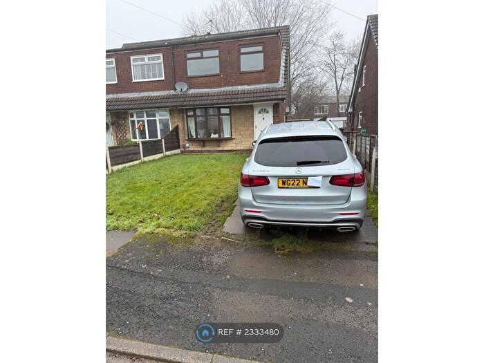 3 Bedroom Semi-Detached House To Rent In Crossfield Street, Bury, BL9