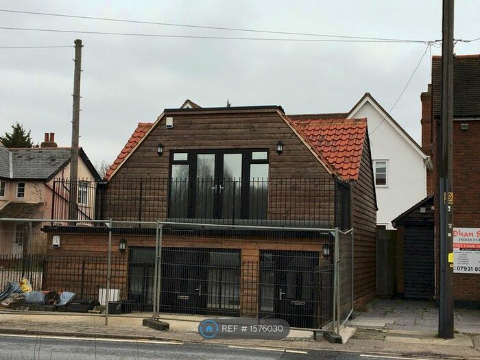 1 Bedroom Detached House To Rent In B, Burnham On Crouch, CM0
