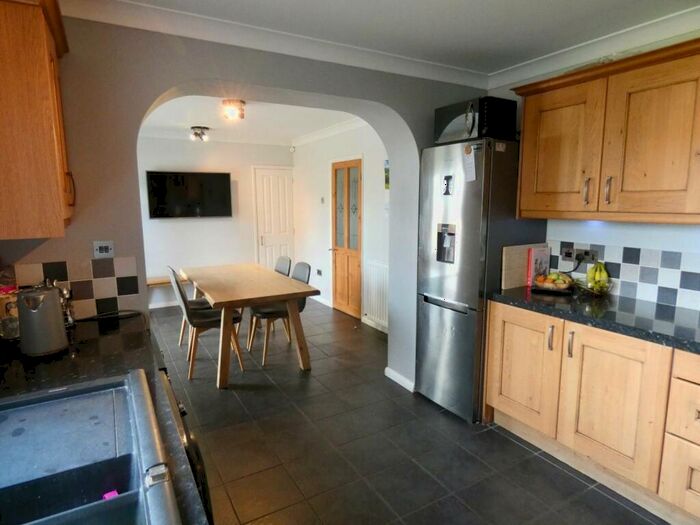 4 Bedroom SemiDetached House For Sale In Parkhead Road, Brampton, CA8