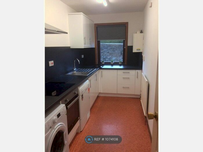 2 Bedroom Flat To Rent In New Belfield, Edinburgh, EH8