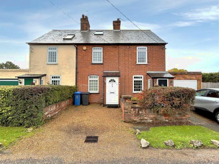 2 Bedroom Terraced House For Sale In Drift Road, Maidenhead, Berkshire, SL6