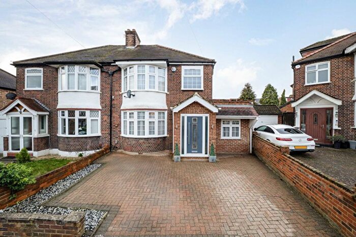 3 Bedroom Semi Detached House For Sale In Downs View, Isleworth, TW7