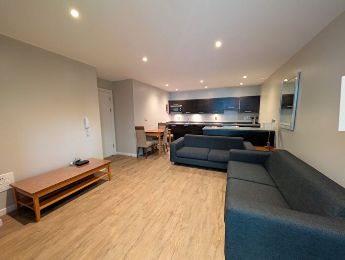 2 Bedroom Flat To Rent In High Street, Manchester, M4