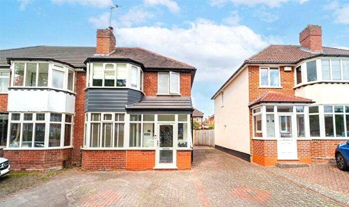 3 Bedroom Semi-Detached House For Sale In Wyche Avenue, Birmingham, West Midlands, B14