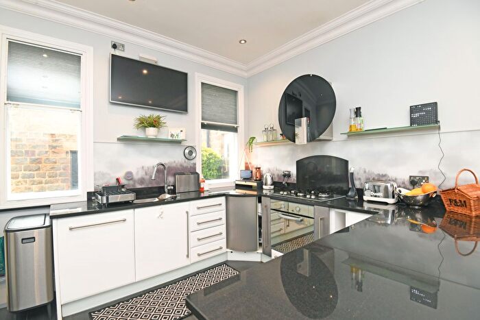 5 Bedroom End Of Terrace House For Sale In Kings Road, Harrogate, HG1