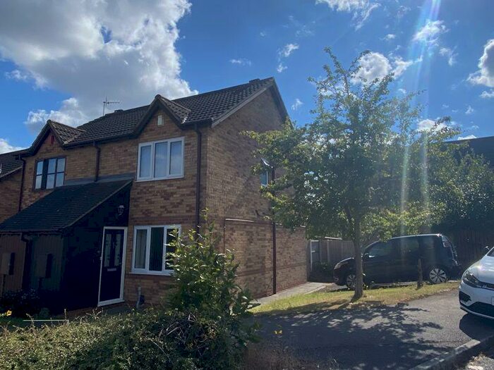 2 Bedroom Semi-Detached House To Rent In Heron Drive, Nottingham, NG7