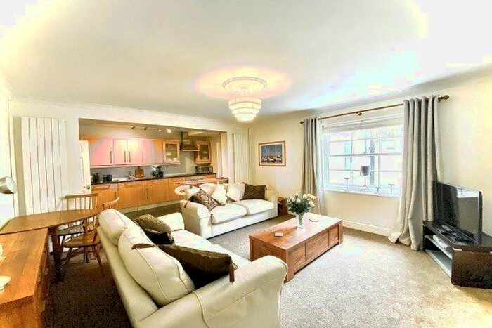 2 Bedroom Flat To Rent In Prestbury Road, Cheltenham, GL52