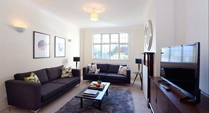 5 Bedroom Flat To Rent In Park Road, London, NW8