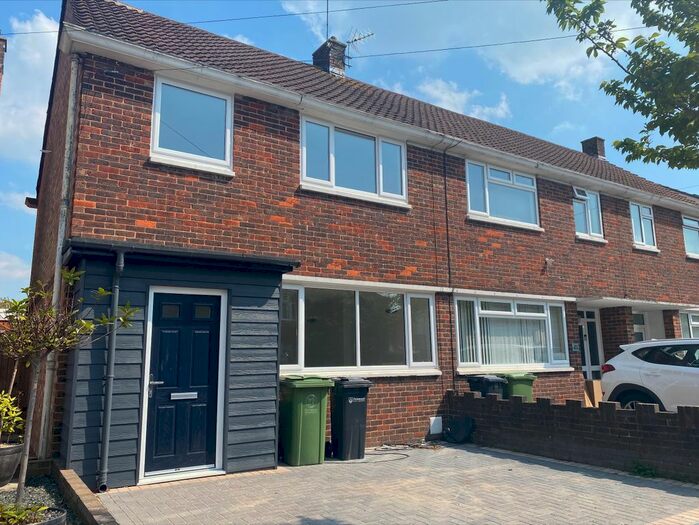 3 Bedroom Semi-Detached House To Rent In Lealand Road, Drayton, Portsmouth, PO6