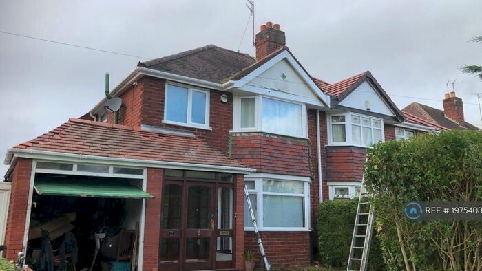 3 Bedroom Semi-Detached House To Rent In Clive Road, Birmingham, B32