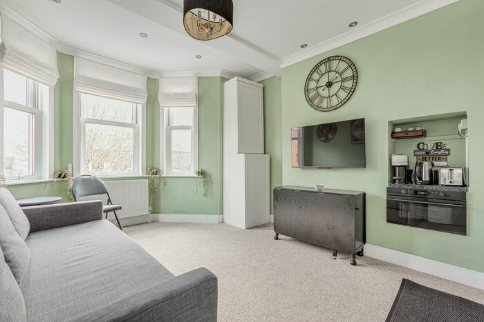 2 Bedroom Flat To Rent In Brighton Terrace, Brixton, SW9