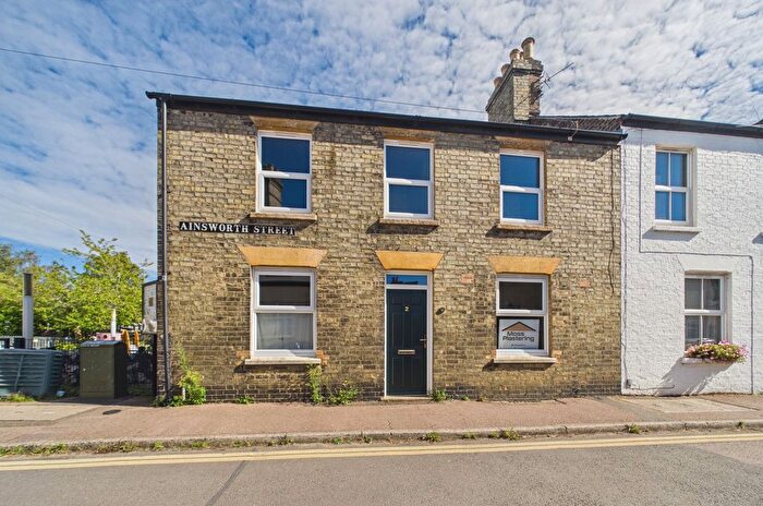 4 Bedroom End Of Terrace House For Sale In Ainsworth Street, Cambridge, Cambridgeshire, CB1