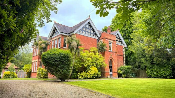 2 Bedroom Apartment For Sale In Ettrick Road, Branksome Park, BH13