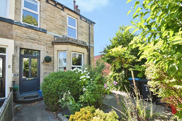 3 Bedroom Semi-Detached House For Sale In The Avenue, Harrogate, HG1