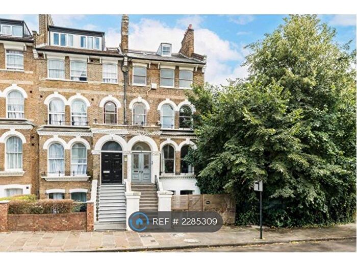 2 Bedroom Flat To Rent In Camden, London, NW1