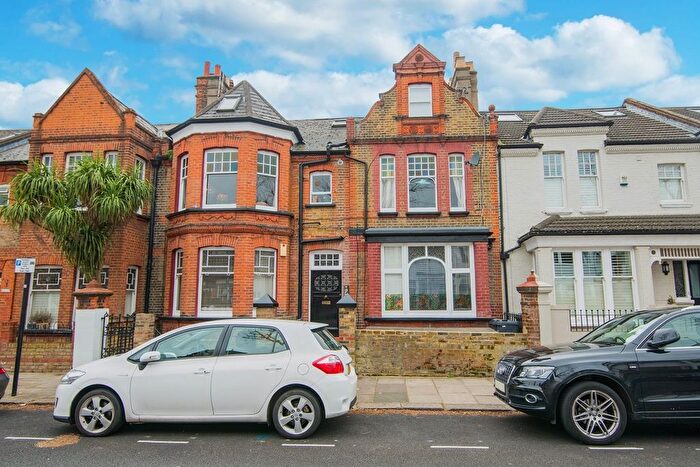 1 Bedroom Flat To Rent In Brackley Road, Chiswick, W4