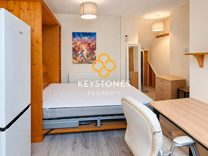Studio To Rent In Avon Way, Colchester, CO4