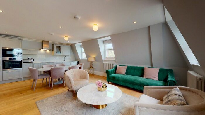 3 Bedroom Flat To Rent In Cromwell Road, London, SW7