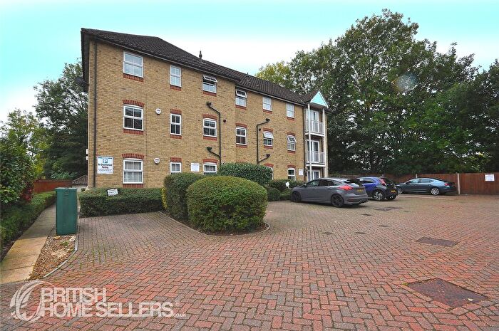2 Bedroom Flat For Sale In The Sidings, Dunton Green, Sevenoaks, Kent, TN13