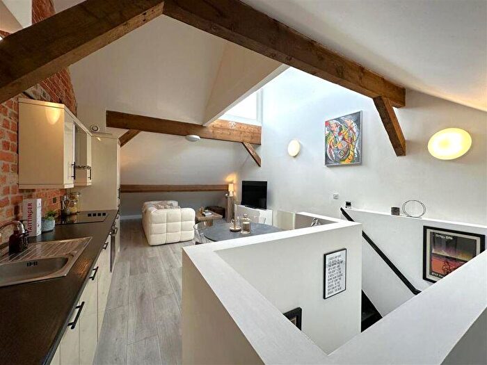 2 Bedroom Flat For Sale In Warwick Brewery, Newark, NG24