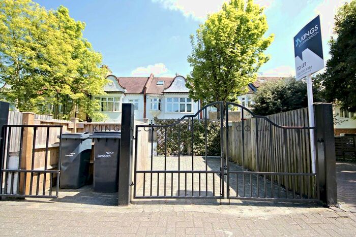 Studio To Rent In Ashurst Gardens, Tulse Hill, Tulse Hill, SW2
