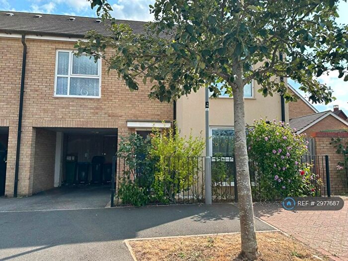 4 Bedroom End Of Terrace House To Rent In Heren Lane, Milton Keynes, MK8