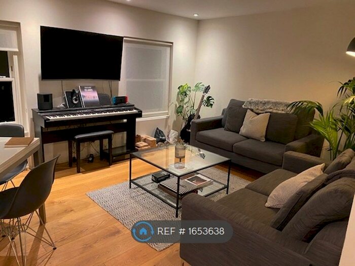 2 Bedroom Flat To Rent In Victoria Road, Sutton, SM1