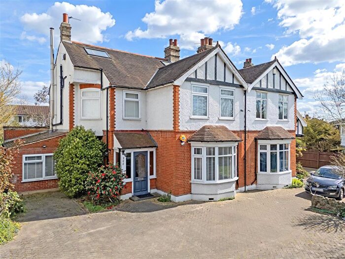 5 Bedroom Semi-Detached House To Rent In Larkshall Road, Highams Park, London, E4