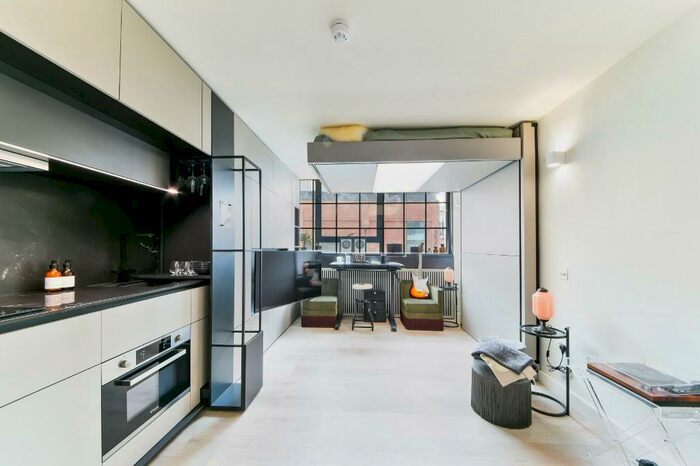 5 Bedroom Hotel Room To Rent In Dandi, Wembley Park, London, HA9