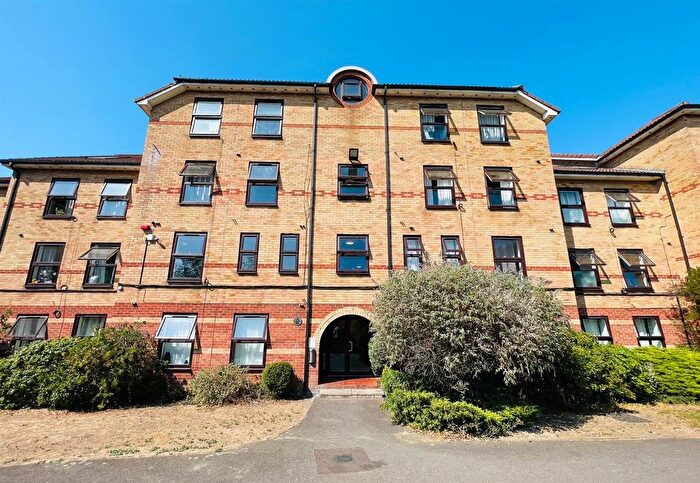 1 Bedroom Flat For Sale In Forest Road, London, E17
