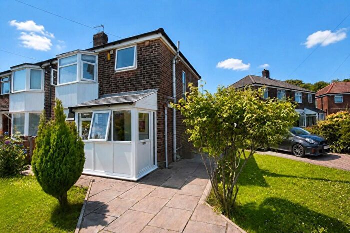 3 Bedroom Semi Detached House For Sale In Observatory Road, Blackburn, Lancashire, BB2