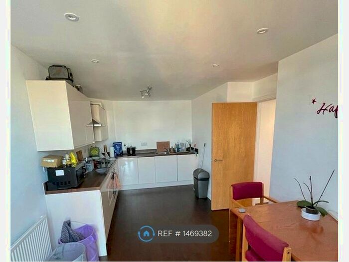 2 Bedroom Flat To Rent In Brickdale House, Stevenage, SG1