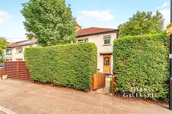 3 Bedroom End Of Terrace House To Rent In Cedar Grove, London, W5